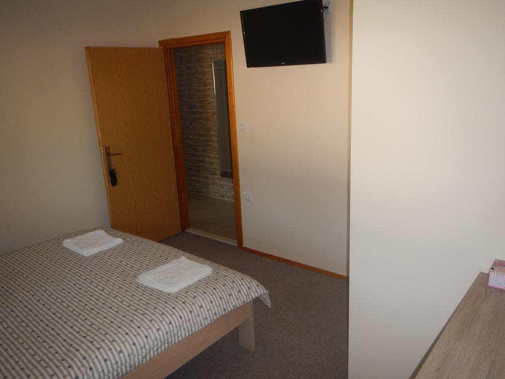 Riverside Guesthouse Pocitelj Екстериор снимка