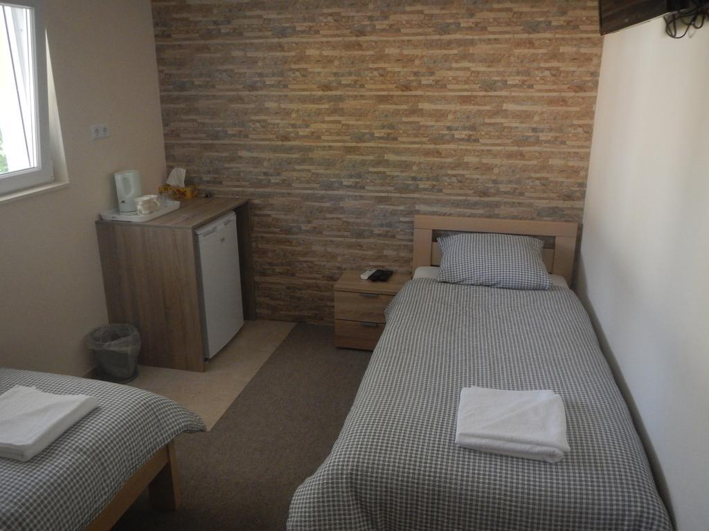 Riverside Guesthouse Pocitelj Екстериор снимка