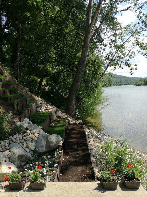Riverside Guesthouse Pocitelj Екстериор снимка