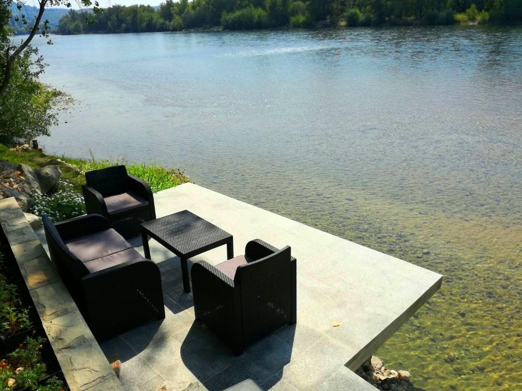 Riverside Guesthouse Pocitelj Екстериор снимка