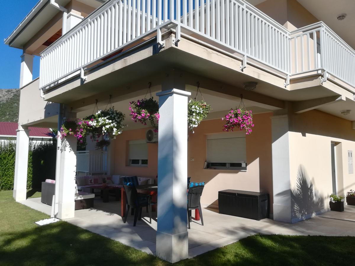 Riverside Guesthouse Pocitelj Екстериор снимка